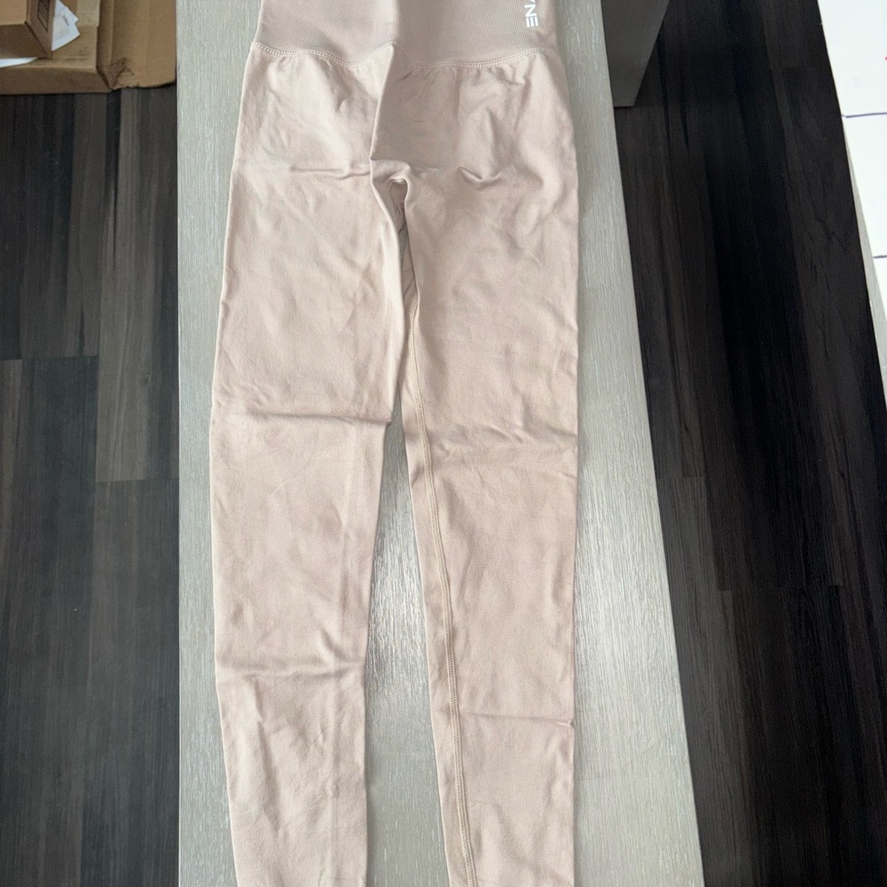 DFYNE Women's Beige Leggings